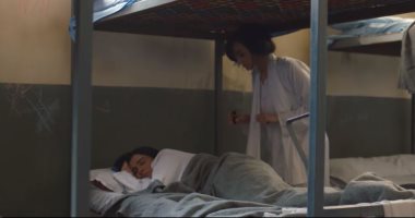مسلسل اللى مالوش كبير الحلقة 22.. هل تستيقظ غزل قبل تشويه وجهها فى السجن؟