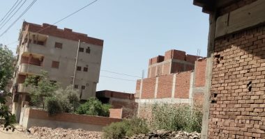 شكوى من تراكم القمامة بقرية سندبسط فى الغريبة.. ورئيس المدينة يستجيب