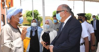 محافظ قنا: تطوير الوحدات المرورية لتقديم أفضل الخدمات للمواطنين.. صور