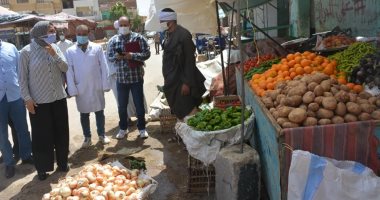 تنفيذا لقرارات مجلس الوزراء لمواجهة كورونا.. المحافظون كعب داير على المحلات والكافيهات والمنشآت.. تشميع 3 قاعات أفراح بقنا.. محافظ الشرقية يُفاجئ أسواق أبو كبير.. ومحافظ أسوان: سنتعامل بحزم مع المخالفين.. صور