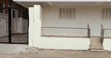 لافتات الترحيب تنتظر أشرف السعد أمام منزله بمسقط رأسه بقرية ميت غريطة.. لايف