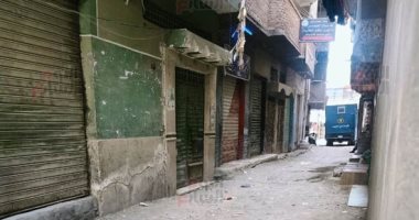 نيابة إطسا تصطحب المتهم بذبح زوجته وأبنائه الـ6 إلى مسرح الجريمة لتمثيلها