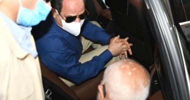 أخبار مصر.. الرئيس السيسي يتحدث مع مواطنين ويستعلم عن أحوالهم بشرق القاهرة