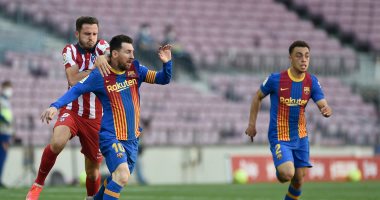 برشلونة وأتلتيكو يهديان ريال مدريد صدارة الليجا على طبق من ذهب.. رفاق ميسي يسقطون أمام كتيبة سيميوني سلبيا في صراع الدوري الاسباني.. الملكي في مهمة صعبة أمام إشبيلية.. والبارسا يحصد نقطة وحيدة أمام قطبي العاصمة
