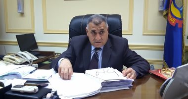 تحرير 34 مخالفة قرارات غلق المحلات والمقاهى لمواجهة كورونا بالإسماعيلية.. صور