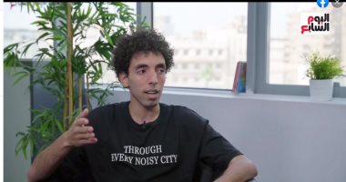 شبيه إسماعيل ياسين يحكي كواليس مشاركته بمسلسل "موسي" ويغني ويقلد الكينج محمد منير.. فيديو