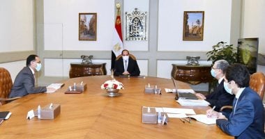 الرئيس السيسي يتابع المشروعات القومية لوزارة الكهرباء.. ويستعرض التعاون مع الشركات الأجنبية المتخصصة لإنتاج طاقة الهيدروجين الأخضر من الطاقة المتجددة.. ويوجه بالانتهاء من مشروعات إمدادات خطوط التغذية لسيناء