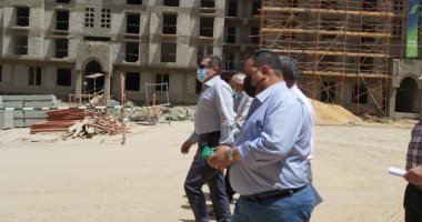 وزير الإسكان يستعرض الموقف التنفيذى لمشروع تطوير "منطقة سور مجرى العيون"