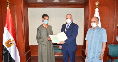 صرف مساعدات التضامن الاجتماعي لأسر المتوفين ومصابي حادث قطاري طهطا