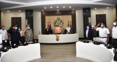 محافظ أسوان يفتح النار على المحليات: "حركة تغييرات جديدة قريبا"