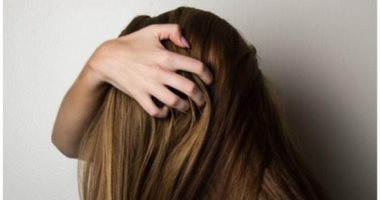 وصفات طبيعية للتخلص من تقصف الشعر بدون "قص".. حليب جوز الهند والباباز الأبرز