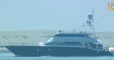 الرئيس السيسي يتفقد المجرى الملاحى لقناة السويس