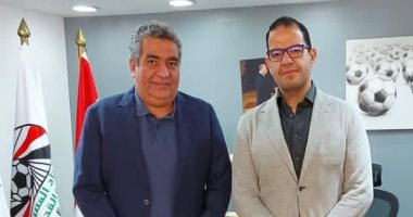 أحمد مجاهد يستقبل رئيس شركة استادات لبحث سبل التعاون 
