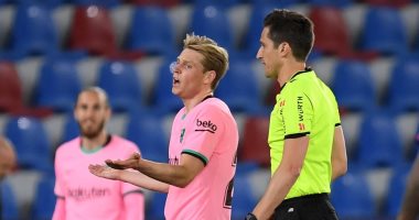 برشلونة يفتقد دى يونج أمام سيلتا فيجو فى الدورى الإسبانى للإيقاف
