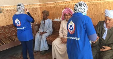"الصحة" تنشر 19 ألفا من فرق التواصل المجتمعى بالجمهورية لحث المواطنين على اجراءات فيروس كورونا الاحترازية.. 10 مهام للفرق للتعريف بخدمات 100 مليون صحة.. وتؤكد: توزيع الكمامات والمطهرات بالمجان 