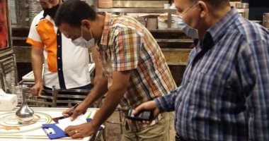 تحرير 55 محضر عدم ارتداء كمامة وغلق 17 محلا مخالفا فى دمياط 