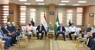 مدير الأمن والنواب ووفد كنسى يهنئون محافظ الشرقية بعيد الفطر المبارك