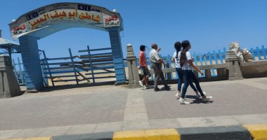 استمرار غلق الحدائق والمتنزهات والشواطئ بالمحافظات فى ثانى أيام العيد لمواجهة كورونا.. لجان مرورية لتأكيد الإغلاق.. كورنيش الإسكندرية والسويس والإسماعيلية بلا مواطنين.. منع التجمعات بمراكز شباب شمال سيناء.. صور
