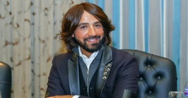 تكريم هاني البحيرى بمهرجان أوسكار العرب بدبي كأفضل مصمم أزياء