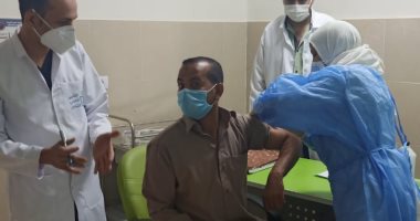 الرعاية الصحية تخصص 4 مراكز بمنشآتها فى الأقصر لتطعيم المواطنين ضد كورونا..صور