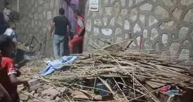 إصابة 5 في انهيار سقف منزل مكون من طابق واحد بأخميم شرقى سوهاج.. صور