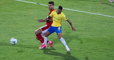 مدرب صن داونز يُعاقب لاعبيه بعد الخسارة أمام الاهلي بالتدريب في السلام