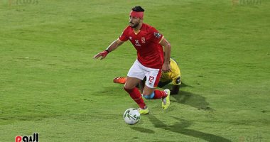 الأهلى يضع قدما بنصف نهائى دورى أبطال أفريقيا بثنائية فى صن داونز.. المارد الأحمر يُسقط بطل جنوب أفريقيا بهدفي طاهر وصلاح محسن.. أداء حامل اللقب غير مُطمئن.. وعلامات استفهام على أداء الحكم السنغالي
