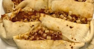 المحشى والكشرى والسكلانس.. أكلات عمرك ما تتوقع تبقى سندوتشات