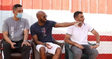 شيكابالا ونائب رئيس الزمالك يؤازران الناشئين فى مباراة القمة.. صور