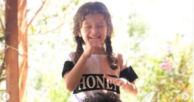 أول ظهور لابنة هبة مجدي ومحمد محسن مع والدها.. صور