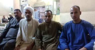 تفاصيل وفاة منشد أثناء جلسة مدح في قنا.. فيديو 