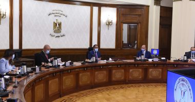 رئيس الوزراء يُكلف بإزالة باقى المناطق العشوائية بالقاهرة وسرعة تسكين الأهالى