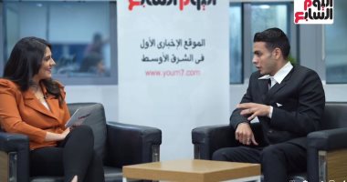 عادل إمام.. "رومانى" يتقمص شخصية الزعيم والنمر فى لقاء بتليفزيون اليوم السابع