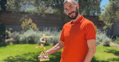 أول رد من كريم بنزيما بعد حصوله على جائزة أفضل لاعب فرنسي بالخارج 2021