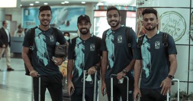 لاعبو الأهلى فى مطار القاهرة قبل السفر لجنوب أفريقيا.. ألبوم صور