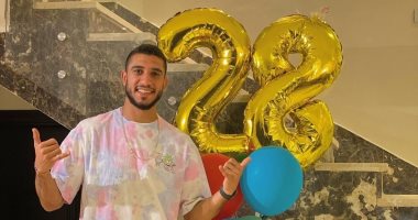 مباراة صن داونز تجبر مدافع الأهلى على الاحتفال مبكراً بعيد ميلاده.. صور