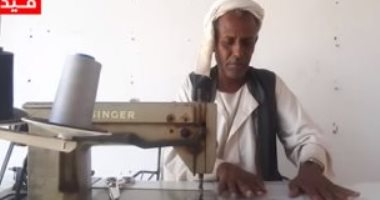 أسوانى إيديه تتلف فى حرير.. عم هاشم ترزى جلاليب سودانى يكشف سر المهنة (فيديو)
