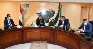 محافظ الفيوم ورئيس البنك الزراعى يوقعان برتوكول تعاون لدعم المشروعات الزراعية