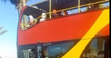 رحلة لجميع المناطق السياحية بكورنيش الإسكندرية بـ15 جنيها فقط.. فيديو