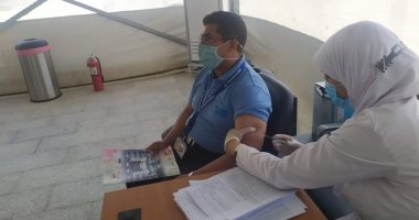 تطعيم العاملين بمطارى الغردقة ومرسى علم بلقاح فيروس كورونا 
