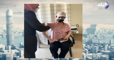 عزة مصطفى تروى تجربتها خلال تلقى لقاح كورونا