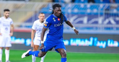 الهلال يضرب الأهلي بثلاثية بالشوط الأول فى الدوري السعودي.. فيديو