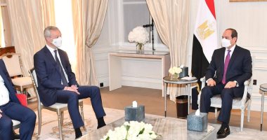 الرئيس السيسى يؤكد أهمية توطين الصناعة ونقل التكنولوجيا بالمشروعات مع فرنسا  