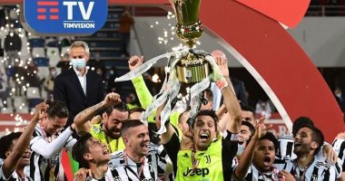 مراسم تتويج نجوم يوفنتوس بلقب كأس إيطاليا.. فيديو وصور