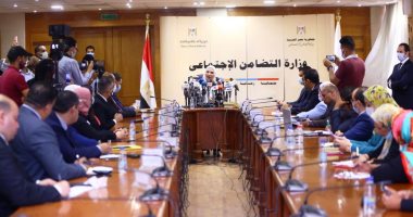 تنسيقية شباب الأحزاب والتضامن يطلقان مبادرة "كلنا بنساعد" لتوصيل الخدمات للبسطاء 