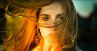 نصائح للعناية بالشعر وزيادة كثافته فى الصيف.. خل التفاح وبذور الحلبة الأبرز