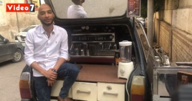 السعى وراء الرزق الحلال.. مينا عمل كافيه متنقل بالصعيد لتحقيق حلمه.. فيديو