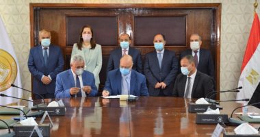 وزراء التنمية المحلية والتخطيط والمالية والإنتاج الحربى يشهدون توقيع عقود المنظومة الجديدة للمخلفات.. الوزير مرسى: سنتغلب على مشاكل تراكم المخلفات.. الفريق التراس: تخلص آمن من المخلفات.. صور