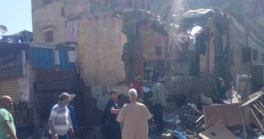 تشكيل لجنة هندسية لمعاينة انهيار جزء بعقار أصاب سيدة وطفليها في الإسكندرية