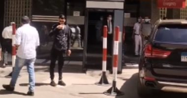 بث مباشر.. استعدادات نقل جثمان الفنان الراحل سمير غانم 